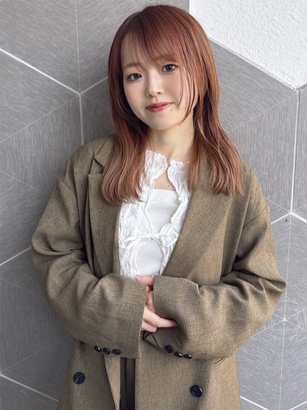 女性スタイリスト